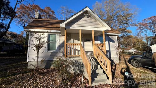 635 Smith St, Kannapolis, NC, 28083-4576 | Card Image