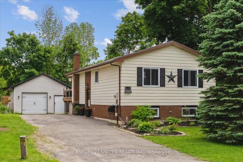 111 Albert St, Lakefield, ON, K0L2H0 | Card Image