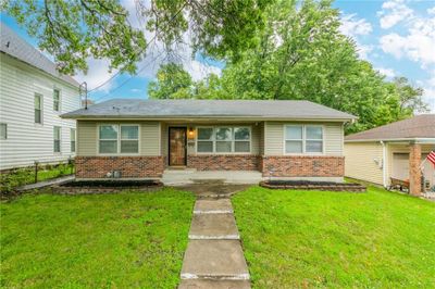 View of front of home featuring a front lawn | Image 2