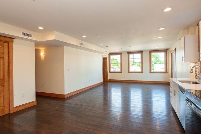 2 - 44 Maple St, Condo with 1 bedrooms, 1 bathrooms and null parking in Danvers MA | Image 6
