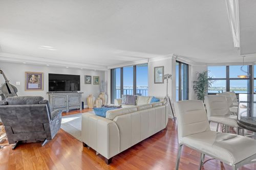 1106-5420 N Ocean Dr, Riviera Beach, FL, 33404-2543 | Card Image