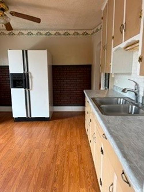 234 6th St, Clymer, PA, 15728-1204 | Card Image
