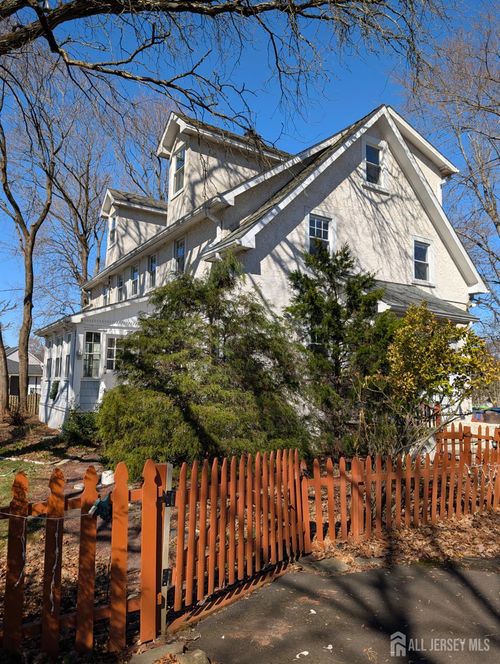4 New Amwell Rd, HILLSBOROUGH, NJ, 08844-5007 | Card Image