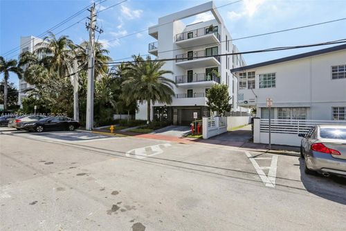 4-1930 Bay Dr, Miami Beach, FL, 33141-4584 | Card Image