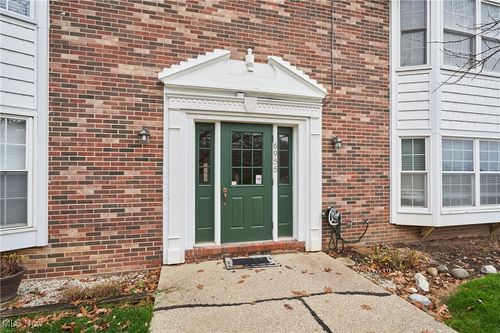 201-6955 Carriage Hill Drive, Brecksville, OH, 44141 | Card Image