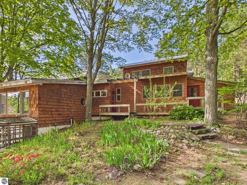 10953 E Pobuda Rd, Suttons Bay, MI, 49682-8304 | Card Image