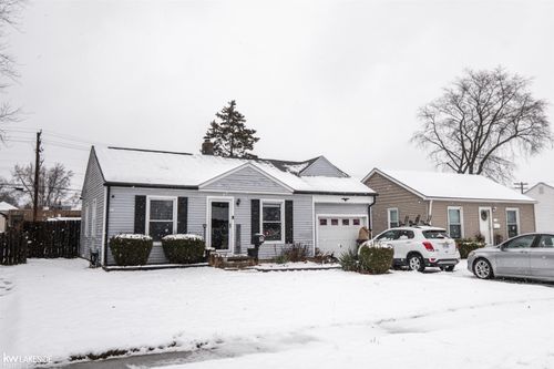 21351 Hillcrest St, Clinton Twp, MI, 48036-1507 | Card Image