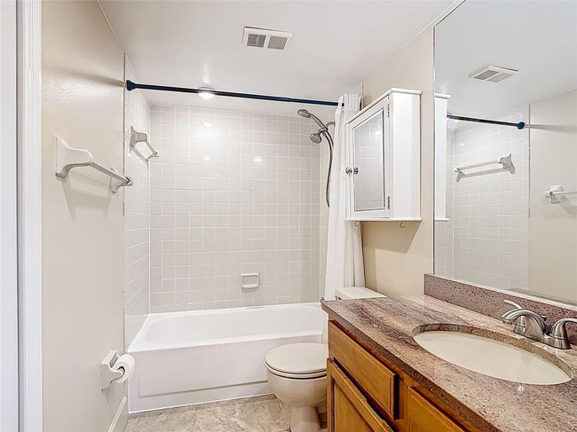 Guest Bathroom | Image 30