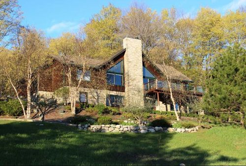 988 Ridgeline Dr, Boyne City, MI, 49712-8728 | Card Image