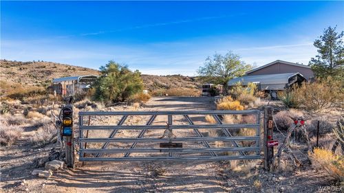 5720 S Mountain Lion Rd, Kingman, AZ, 86401-9761 | Card Image