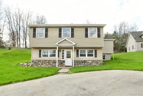 12 Clove Rd, Salisbury Mills, NY, 12577-5400 | Card Image