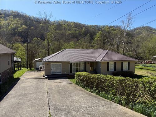 5336 Old Logan Rd, Logan, WV, 25601-3076 | Card Image