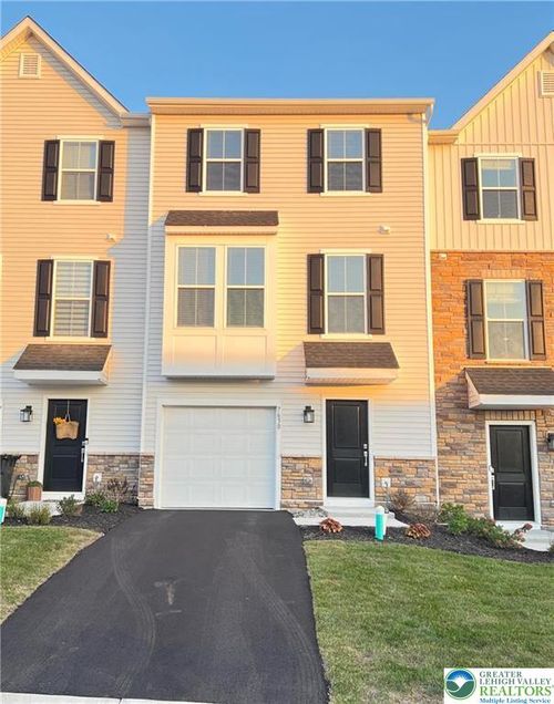 7650 Clayton Ave, COOPERSBURG, PA, 18036-8748 | Card Image