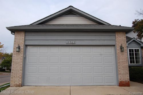 17763 Covey Ct, Brownstown, MI, 48193-8462 | Card Image