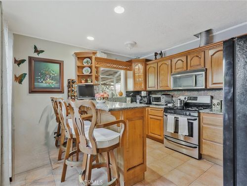 5151 Wood Ave, South Gate, CA, 90280-5235 | Card Image