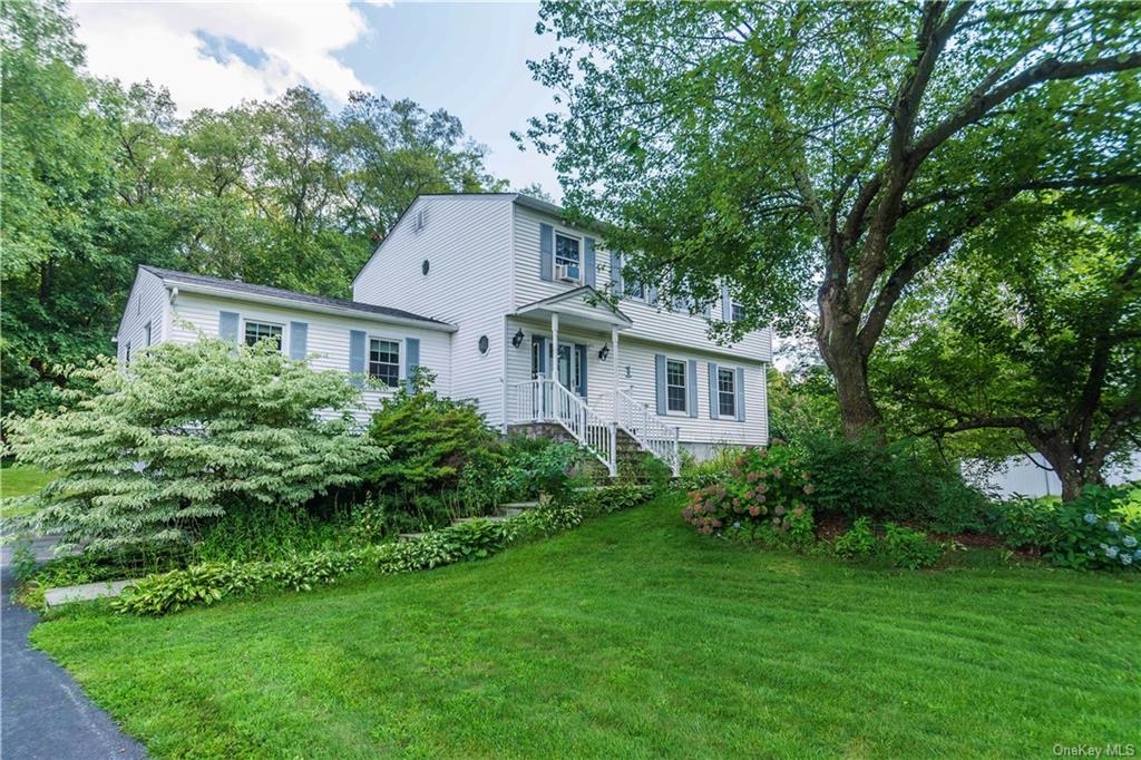 Tanglewood Ln, Poughkeepsie, NY 12603