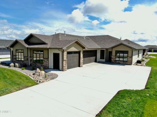 1911 Community Loop, Bismarck, ND, 58503-7438 | Card Image