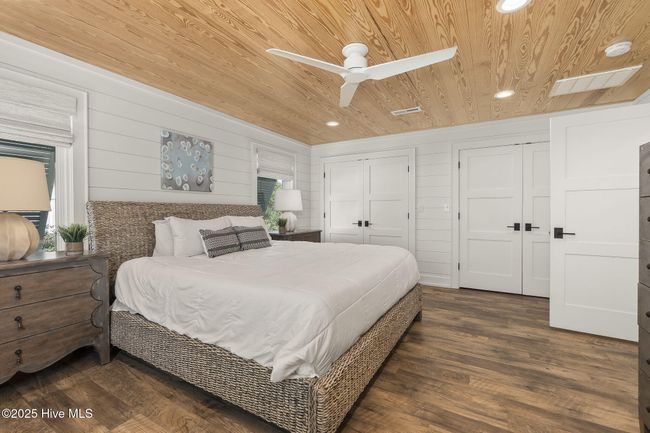 1408 Emerald Dr, House other with 3 bedrooms, 5 bathrooms and 1 parking in Emerald Isle NC | Image 5