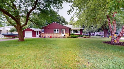 1402 W Clark St, Albert Lea, MN, 56007-1755 | Card Image