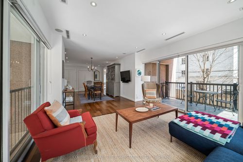 206-447 Walmer Rd, York, ON, M5P2X9 | Card Image