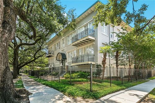 203-3820 Saint Charles Ave, New Orleans, LA, 70115-4684 | Card Image