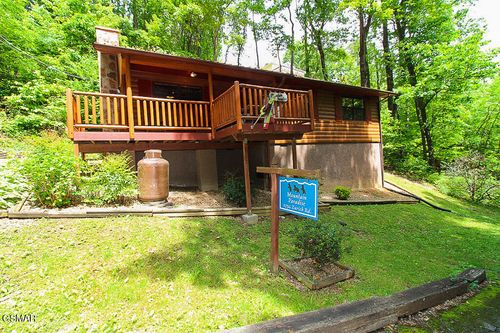 1734 Zurich Rd, Gatlinburg, TN, 37738-3703 | Card Image
