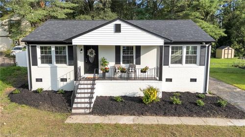 3121 Shallowford Dr, Greensboro, NC, 27406-6246 | Card Image