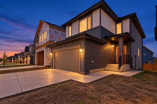 48 Southborough Lane, Cochrane, AB, T4C3J4 | Card Image