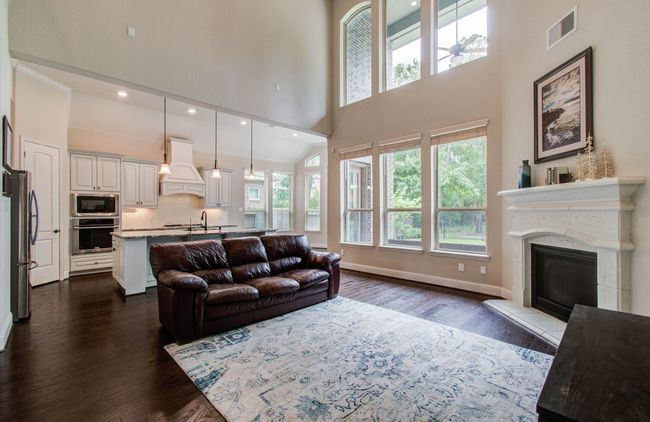 Lofty living room | Image 8