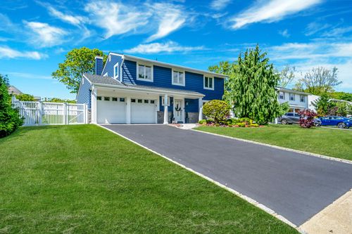 29 Lindron Ave, Smithtown, NY, 11787-1631 | Card Image