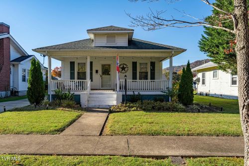 215 Clinchfield Ave, Erwin, TN, 37650-1719 | Card Image