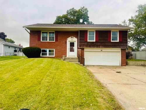 868 16th Ave Nw, Clinton, IA, 52732-5020 | Card Image