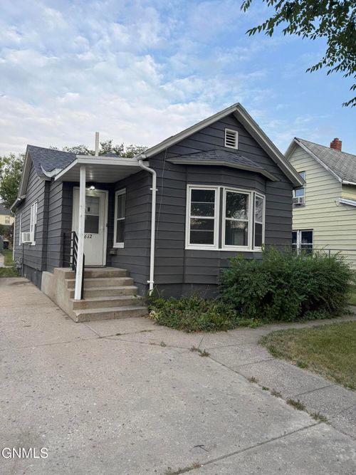 612 5th Ave Se, Jamestown, ND, 58401-4719 | Card Image