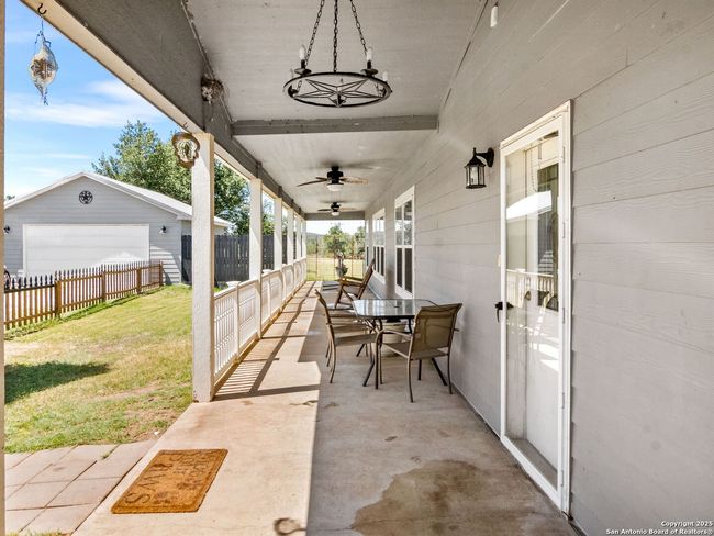 11890 Ranch Road 965, House other with 6 bedrooms, 4 bathrooms and null parking in Fredericksburg TX | Image 12