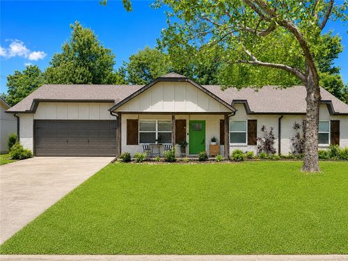 310 11th Street, Bentonville, AR, 72712 | Card Image