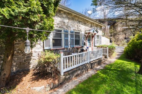 1053 S Main St, Phillipsburg, NJ, 08865-3633 | Card Image