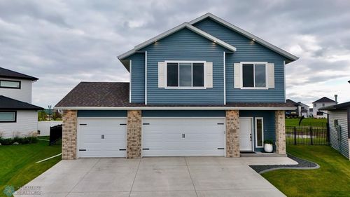 1025 Ashley Dr W, West Fargo, ND, 58078-8536 | Card Image