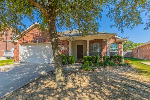 6717 Dream Dust Dr, North Richland Hills, TX, 76180-5115 | Card Image