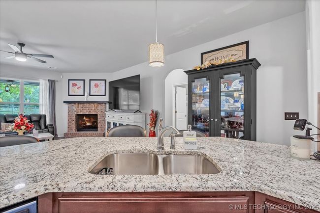 31287 E 64 Th St S, House other with 3 bedrooms, 3 bathrooms and null parking in Broken Arrow OK | Image 7