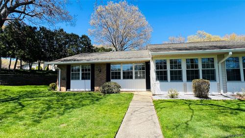 a-399 Woodbridge Dr, Ridge, NY, 11961-8190 | Card Image