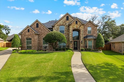 621 Trails End Ct, Hurst, TX, 76054-6021 | Card Image