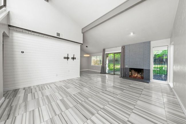 9433 Singing Quail Dr, Condo with 3 bedrooms, 2 bathrooms and 2 parking in Austin TX | Image 8