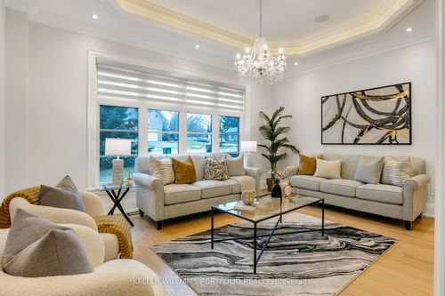 1 Oregon Trail, Etobicoke, ON, M9B1P4 | Card Image