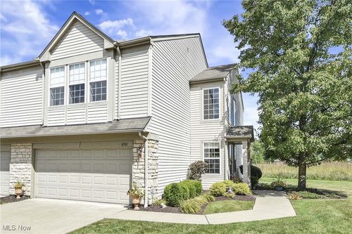 8581 Dunham Dr, Olmsted Twp, OH, 44138-8103 | Card Image