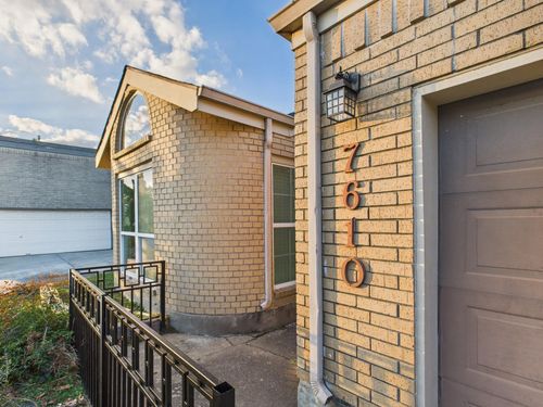 7610 Hopewell Ln, Houston, TX, 77071-2308 | Card Image