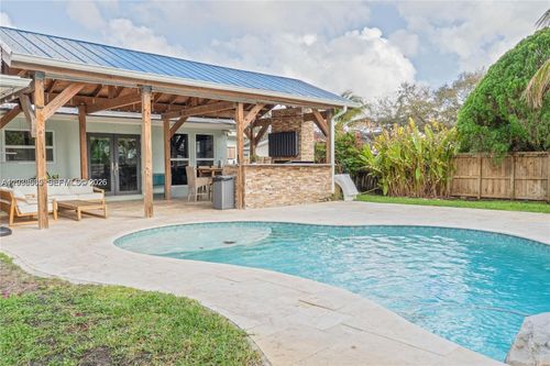 1304 N 40th Ave, Hollywood, FL, 33021-4958 | Card Image