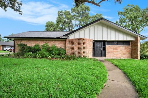 1742 Glenview Dr, Alvin, TX, 77511-4329 | Card Image