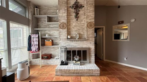 430 Enfield Dr, Highlands, TX, 77562-4502 | Card Image