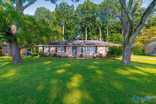 418 Harolds Dr Nw, Huntsville, AL, 35806-1933 | Card Image