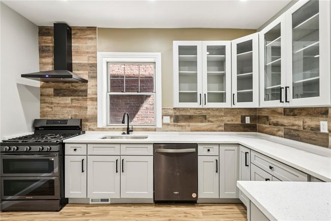 515 Peebles St, House other with 4 bedrooms, 4 bathrooms and null parking in Pittsburgh PA | Image 16